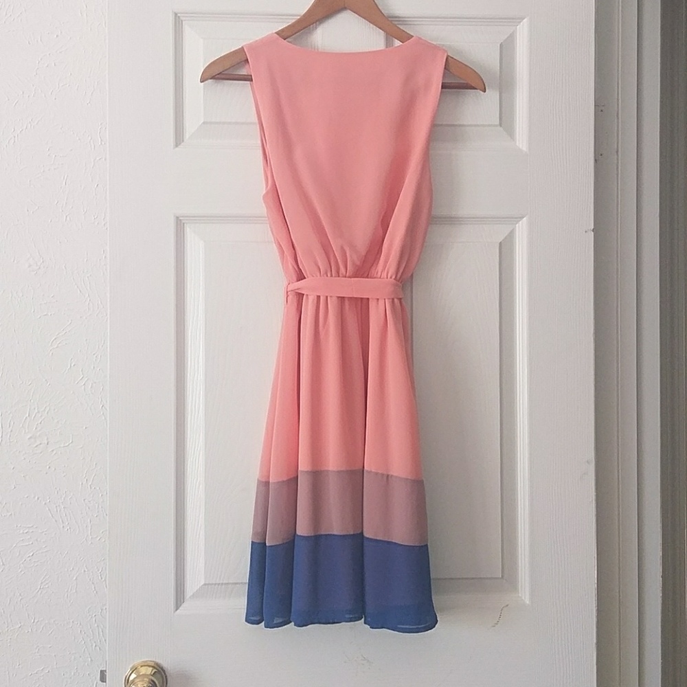 Color block dress - Picture 2 of 5